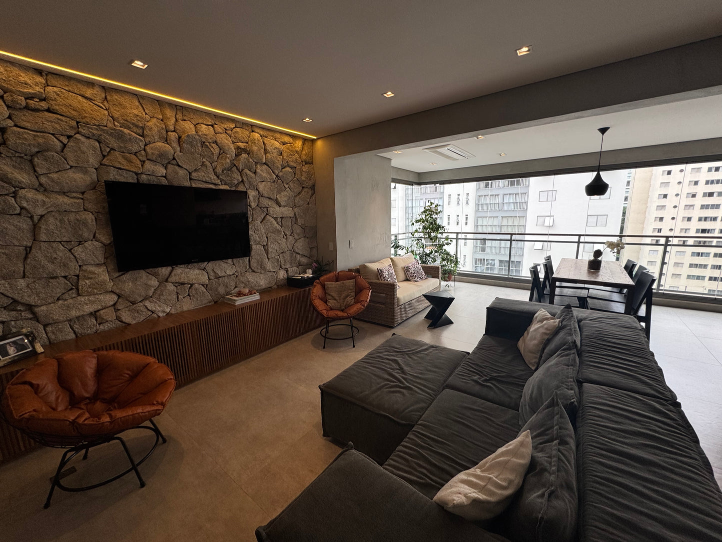 MOEMA: APARTAMENTO MODERNO E TECNOLÓGICO - PRONTO PARA MORAR