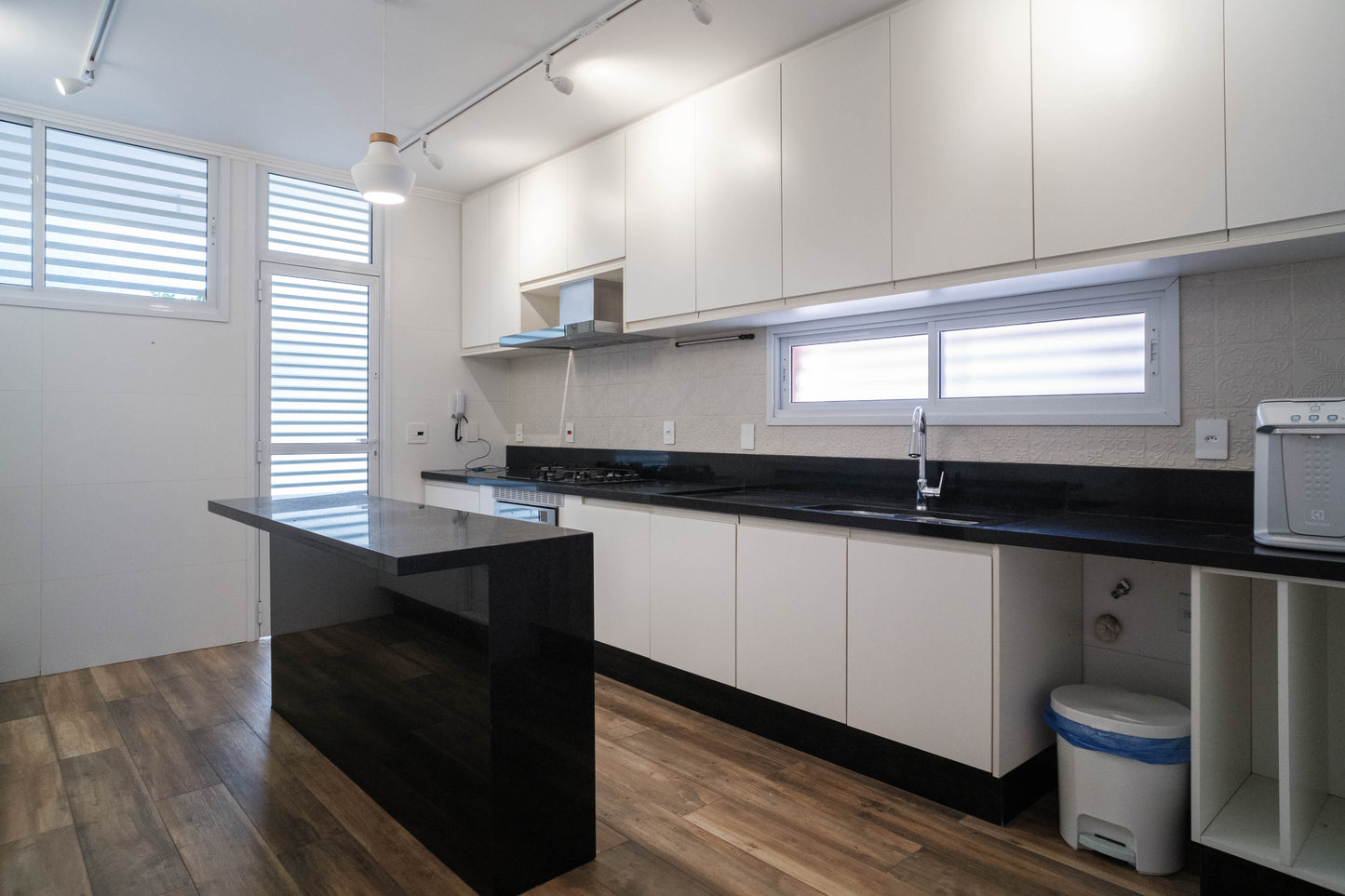 CASA IMPECÁVEL A VENDA NO JARDIM LUZITANIA